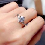 18K White Gold Plated Adjustable 1.5 CT CZ Diamond Wedding Ring for Women Photo 2