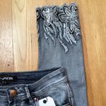 Womens HR Lightwash Embellished Embroidered Raw Edge Skinny Jeans sz 6 Blue Photo 6