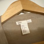 H&M  Basic Sleeveless Shell Medium Beige Knit Acrylic Viscose Blend Sweater Photo 1