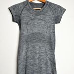 Lululemon Swiftly Tech Short Sleeve Gray Size 2 Photo 0