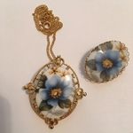 Vintage Costume Jewelry Lot Matching Brooches 1 Doubles As Pendant For Necklace Gold Photo 2