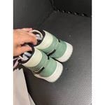 Nike  Air Jordan 1 Mid SE Dutch‎ Green Women's Size 6.5 Pink Laces CZ0774-300 Photo 5