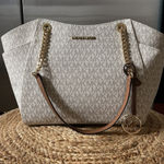 Michael Kors Purse Photo 0