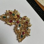 Signed M.JENT Rhinestone Christmas Holiday Colors Brooch Pin Gold Tone Red Green Photo 2