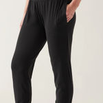 Athleta Salutation Jogger in Powervita Black Small Athleisure Photo 0