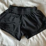 Lululemon Hotty Hot Short 2.5” Photo 0