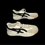 DF DE FLORANCE Cloudea™ women’s Sneakers Size 9.5 tan/ beige and white Black Photo 3