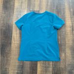 FIGS Pacific Blue Casma Three-Pocket Scrub Top Size Small Photo 6