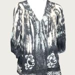 Shoreline  Women's black and White Tie-Dye Top Photo 7