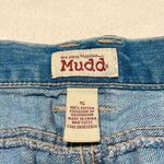 Mudd Y2K- - Destroyed Mid-Rise Light Wash Capri Jeans- Size 5 (Juniors) Photo 2