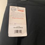 Wrangler New NWT Womens All Terrain Gear Black Shorts Size 10 Photo 2