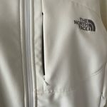 The North Face  white jacket only been used twice white with gray trim no stains Photo 8