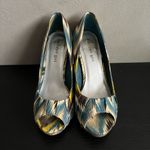 Madden Girl Women’s  Kaboby platform peep toe pumps multicolored ikat fabric sz 6 Photo 1