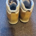 Timberland cream and tan leather hiking boots woman’s size 9.5 Photo 2