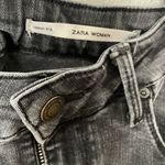 ZARA  woman medium rise distressed jeans Photo 3