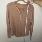 Aerie  Top Womens XL Beige Ribbed Waffle Knit Henley Layering Essential Outdoor Photo 1
