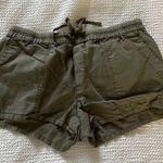 CUTE GREEN SHORTS Size M Photo 0