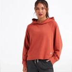 Vuori  WOMEN'S SUNNYSIDE HOODIE Photo 5