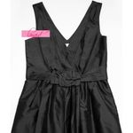 White House | Black Market WHBM Textured Silk Dress Black A-Line Belt V-Neck Ruched Knee-Length Sleeveless Photo 3