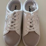 Outwoods White and Gray Sneakers Minimalist Design Photo 0