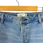 Abercrombie & Fitch NWT Abercrombie Fitch The Mom Short High Rise Curve Love Cutoffs Denim Size 35 Photo 4