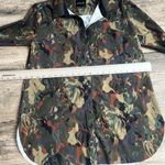 Lysse  Schiffer Stretch MINERAL CAMO PRINT Button Blouse M WRINKLE RESISTANT #100 Photo 9