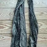 Gray animal print scarf Photo 0