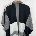 Black Label by Evan Picone Sweater Kimono size Medium Black and White White Photo 4