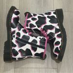 Dr. Martens Pink Cow Print Patent Lamper Leather Boots Women Sz 6 Youth Sz 5 NEW Photo 6