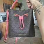 Michael Kors Bucket Bag Photo 0