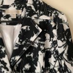 Laura Ashley NWT Palm Beach Black & White Floral Blazer Size M Photo 3