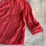 The Great  coral colored Hensley style three-quarter length sleeve shirt Photo 3