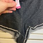 No Boundaries Md cotton Lace Trim Booty Shorts Photo 4
