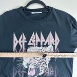 Daydreamer  Def Leppard Womens Small Long Sleeve Graphic Tiger Tour Band Tee Photo 9