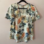 Chico's Tropical Print Short Sleeve V-neck Shirt Cotton Blend Women's 1 / Medium Photo 0