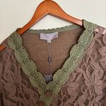 Pretty Angel  Brown lace poncho-style blouse with green details, elegant Photo 9
