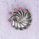 86. Goldtone Vintage Coral Pink Rhinestone Brooch Silver Photo 1