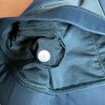 Lululemon Athletica invigorate bra Hong Kong sar green size 4 Photo 6