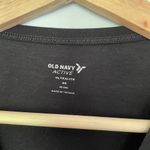 Old Navy Active ultralite black short sleeved t-shirt athleisure side slits XS Photo 2