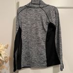 Eddie Bauer Motion Gray Turtleneck Long Sleeve Workout Active Top Medium EUC Photo 4