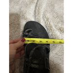 Chaco Sandals Women’s Size 9 Classic Strappy Toe Loop Shoes Black Outdoor Nature Photo 8