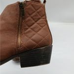 Madden Girl Holywood Ankle Boots Women's 7.5M Brown Quilted Zip Up Western Photo 6