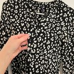 NYDJ  NOT YOUR DAUGHTERS JEANS Pintuck Blouse 3/4 Sleeve Pleatback Black White Photo 5