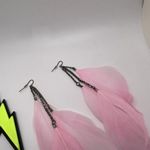 Lot Of 4 Costume Earrings Pierced Dangle Drop / Feather, Lightning Bolt, Bead Photo 5