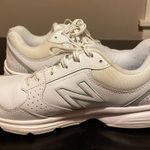 New Balance  411 white womens size 8. WA411LW1. Athletic shoes Photo 5