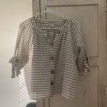 Super duper adorable summer gauze top with trendy accents like the wooden button Size L Photo 0