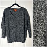 Joe Fresh  Marled Black White V-Neck Knit Pullover Stretch Sweater Size Medium Photo 2