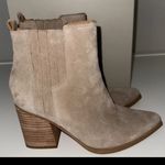 Marc Fisher ML Oshay Suede Boots Size 8 Taupe Beige Tan Light Grey Photo 1