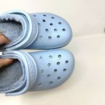 Crocs Classic Fuzz Lined Clogs Baby Blue Size Womens 8 - Mens 6 Photo 3