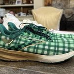 Brooks Women's Launch 10 Neutral Running Shoe - Toucan/Verdant/Vanilla Size 11.5 Photo 1